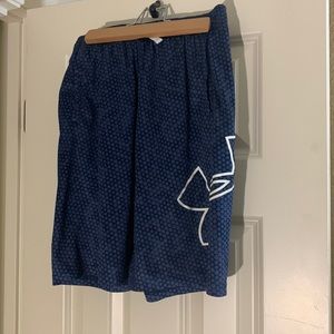 Under Armour Boys Shorts - Size large